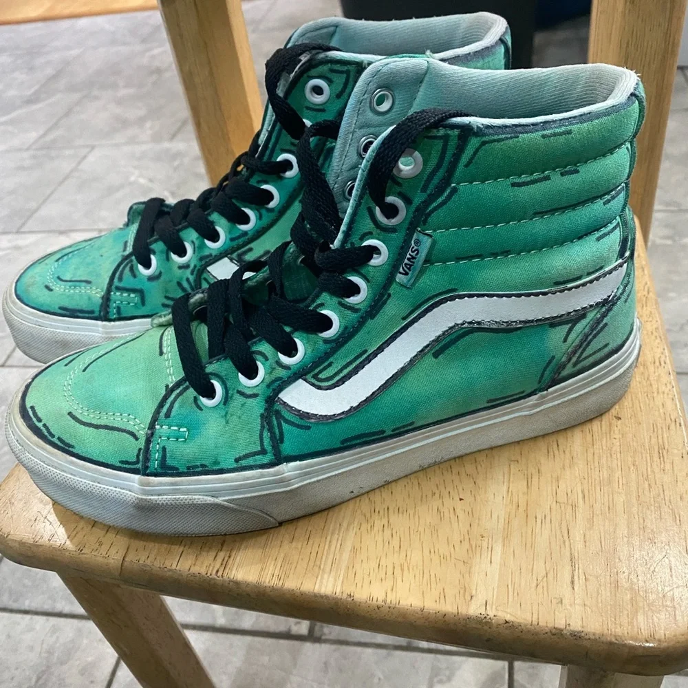Custom Vans - Picture 3 of 6